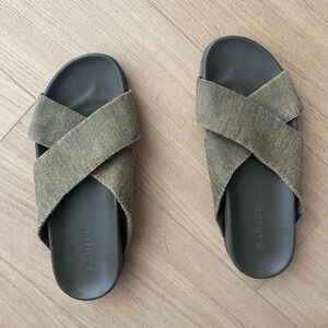 Rothy’s Weekend Slide